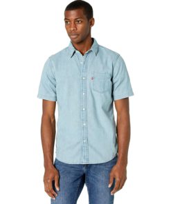 View 1 of 1 Levi's Short Sleeve Classic in Red Cast Stone Wash